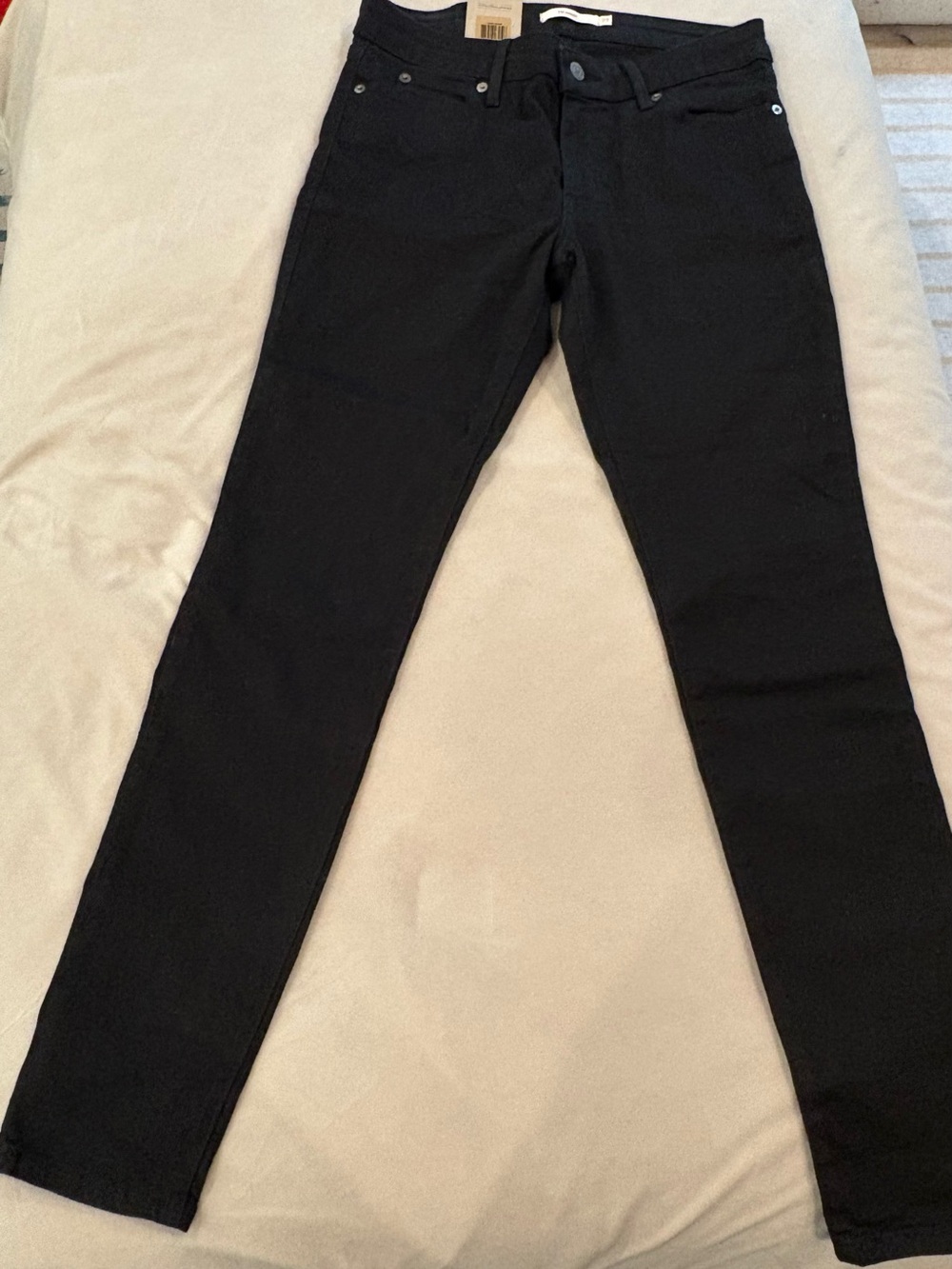 Levi’s 711 Skinny Jeans